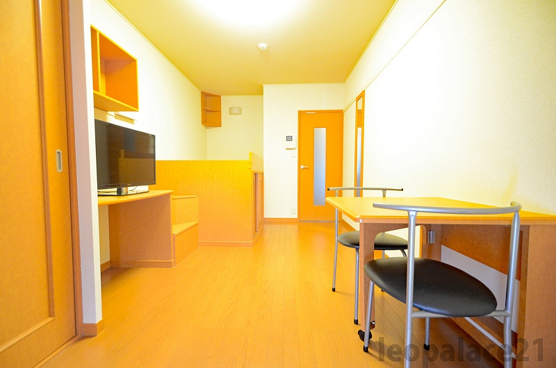 レオパレス愛燦館 居間