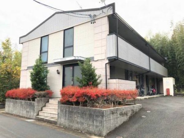 Bên ngoài leopalace Yell II