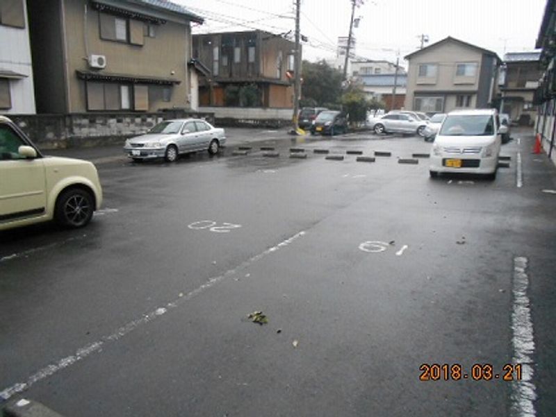 レオパレストロイメライ 駐車場