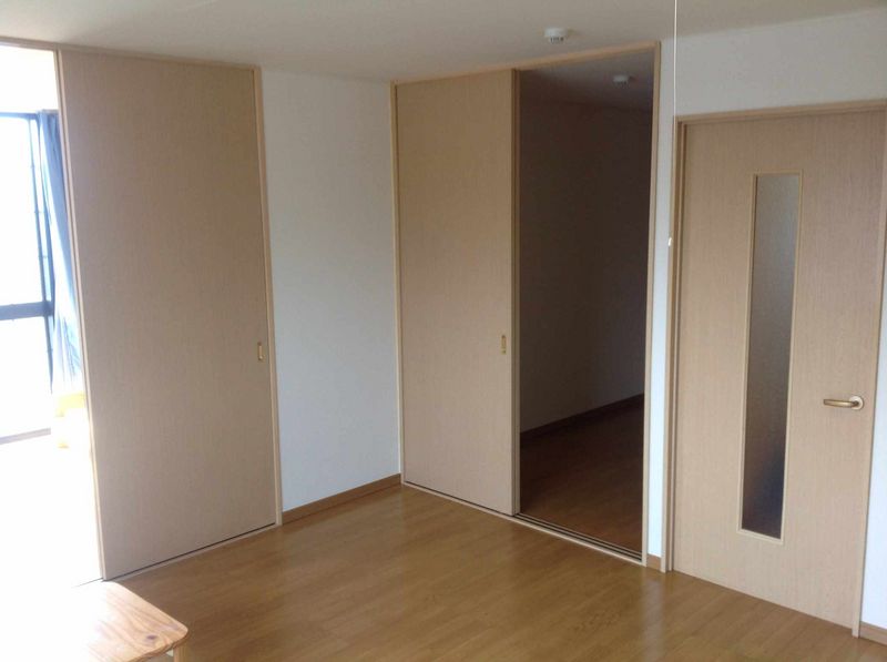 レオパレスはなみずき弐番館 居間
