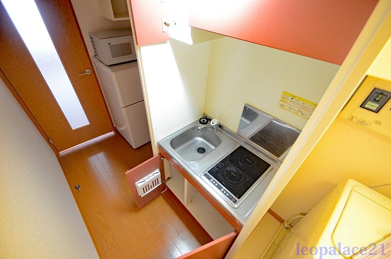 レオパレスＩ　ＲＯＯＭ 玄関