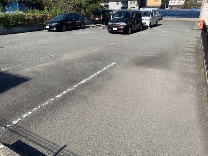 レオパレス楽来Ⅱ 駐車場