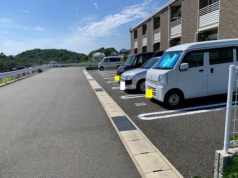 レオネクストエクレール 駐車場