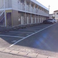 レオパレスクォーレ 駐車場