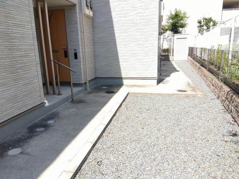 クレイノフィセント　ファルコン エントランス
