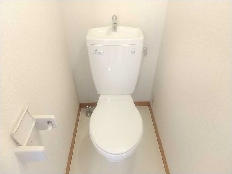 レオパレスウエストグリーンリバー トイレ