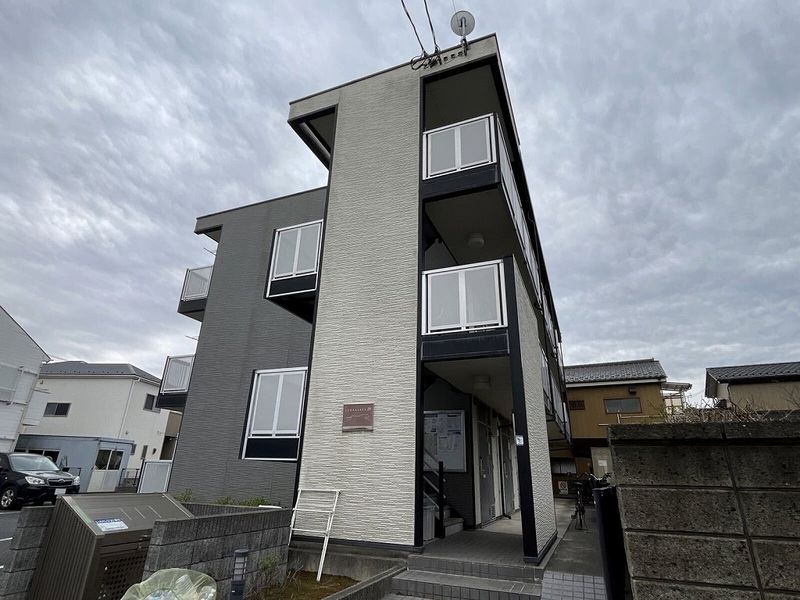 レオパレスフリージア 外観