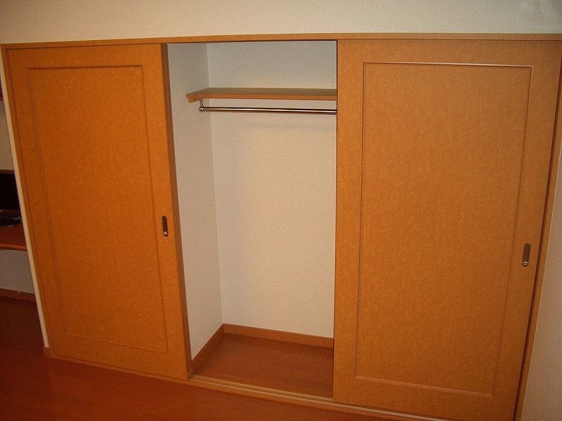 レオパレスソレーユ 収納
