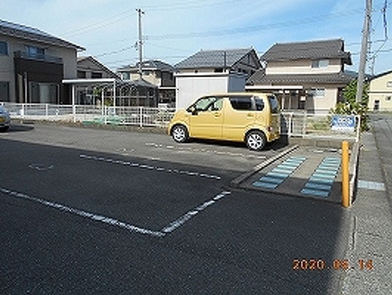 レオパレスウインド　ミル 駐車場