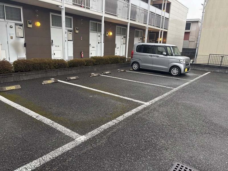 レオパレスおおすみ 駐車場