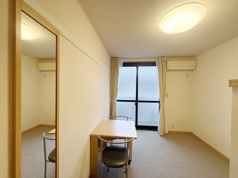 レオパレスボヌール 居間