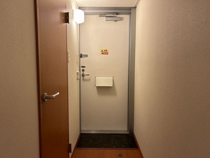 レオパレスＳＨＩＢＡＳＡＫＩ 玄関