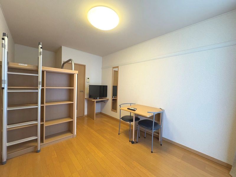 レオパレス隼Ⅲ 居間