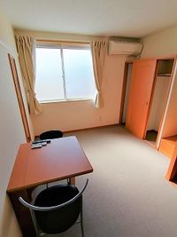 レオパレスサウス　ガーデン 居間