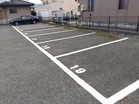 レオパレス西部 駐車場