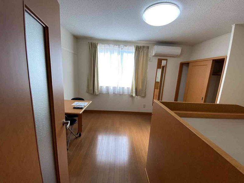 レオパレス新土河原Ⅱ 居間