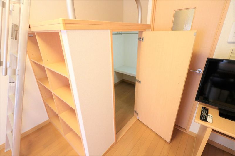 レオパレスエムズコート南丹 収納