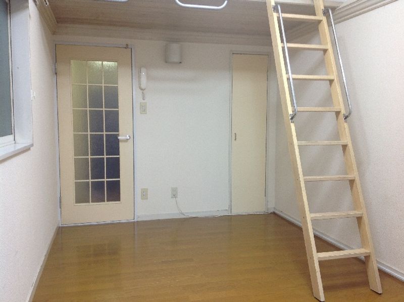 レオパレスエムティエス　 居間