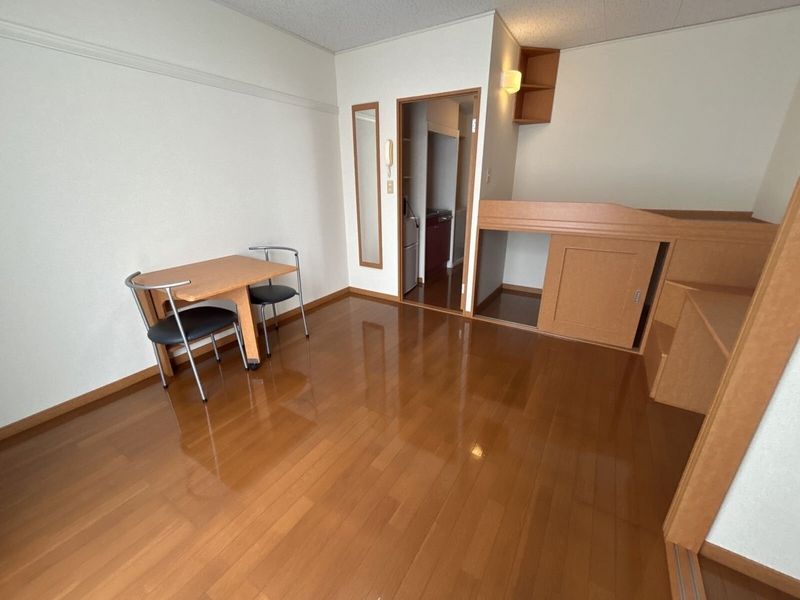 レオパレス吉備中山 居間