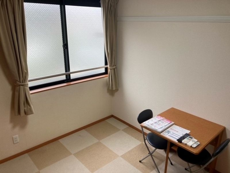 レオパレスグリーンハイツ南白土 居間