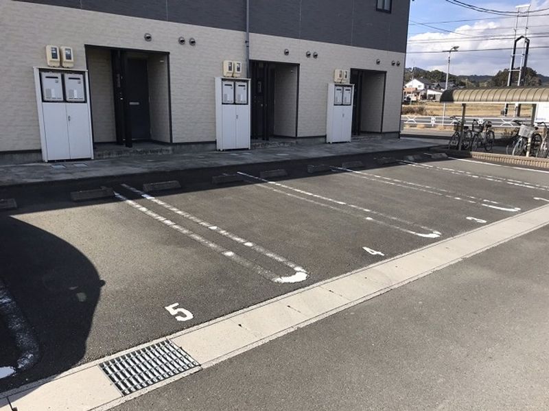 レオパレスグレース　１６ 駐車場