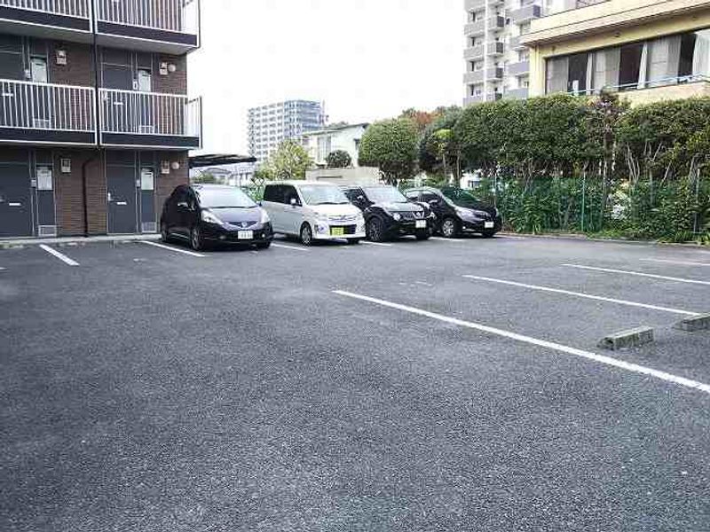 レオパレスくまもと 駐車場