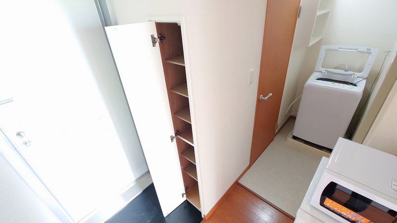レオパレスＷＡＫＡ 玄関