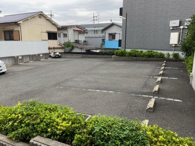 レオパレスワイズ　０２ 駐車場