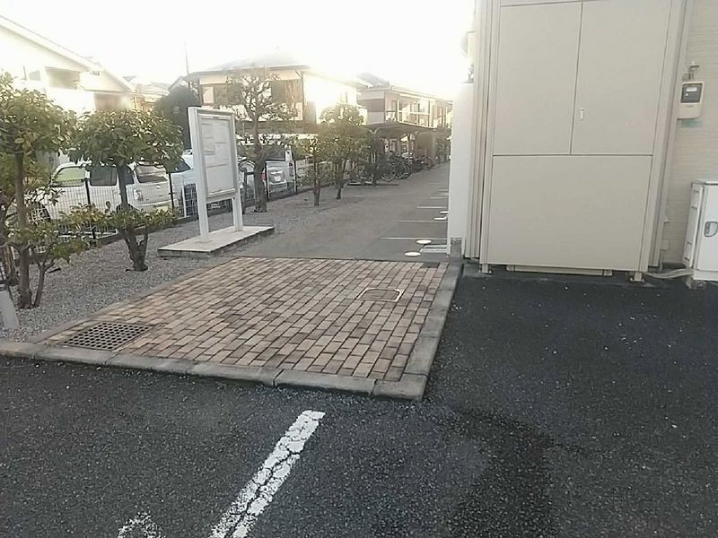 レオパレススペース好日 エントランス