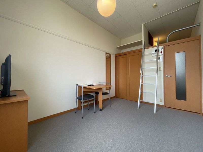 レオパレス紀三井寺Ⅱ 居間