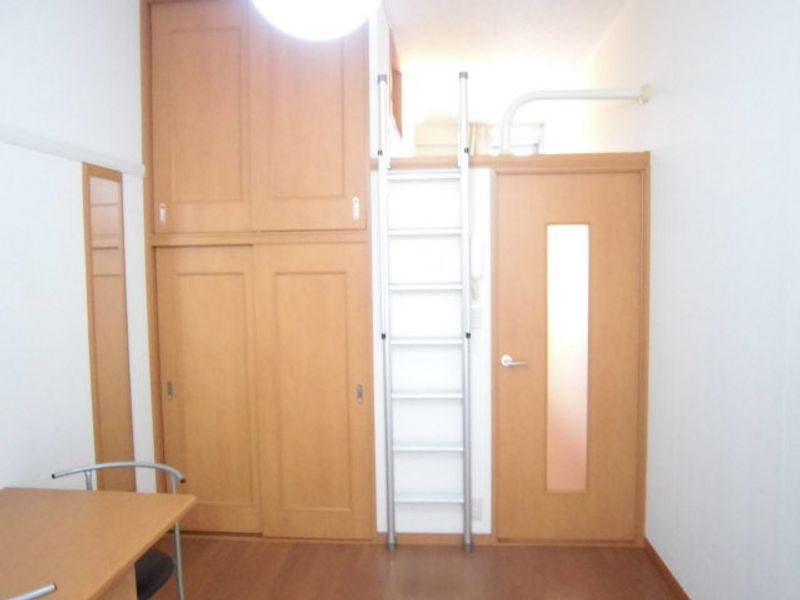 レオパレスシンシア 居間