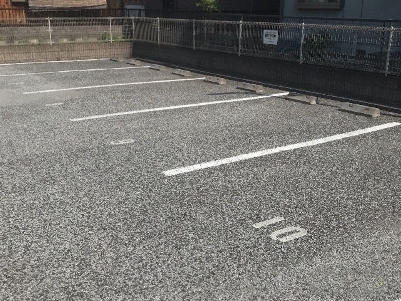 レオパレス宮司東 駐車場