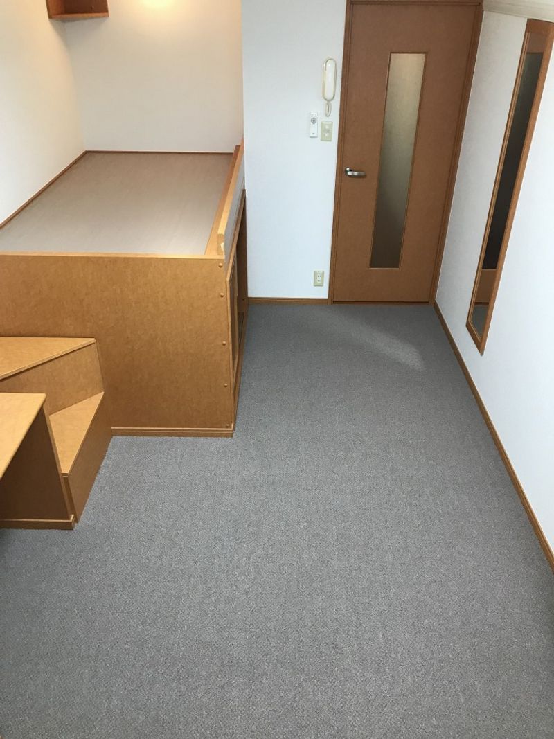 レオパレスカマン　オレイエ 寝室
