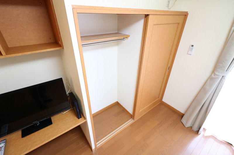 レオパレススマイル成田 収納