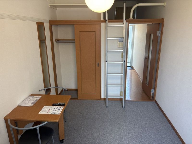 レオパレスブルーヴェール 居間