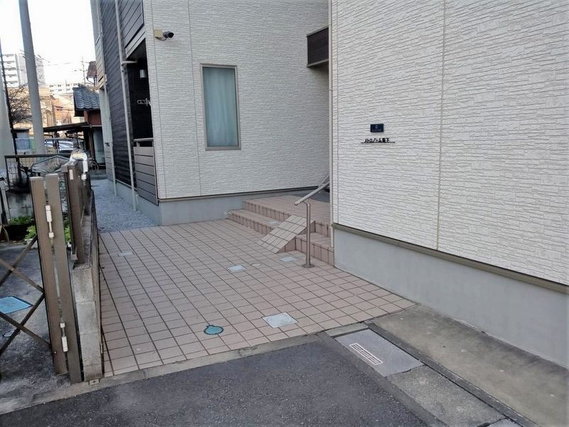クレイノメトロノーム坂下 エントランス
