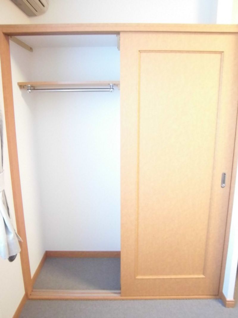 レオパレスすずき 収納