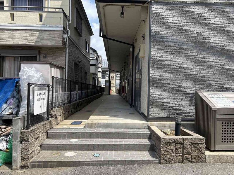 レオパレスオクシム エントランス