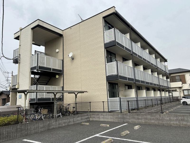 レオパレスグリーンパイン松本 外観