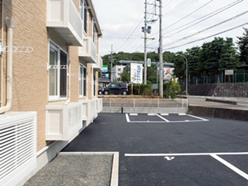 レオパレス東北学院前 駐車場