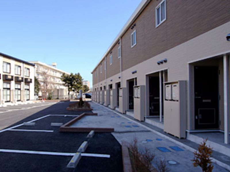 レオパレスフォレスト萩野Ⅱ 駐車場
