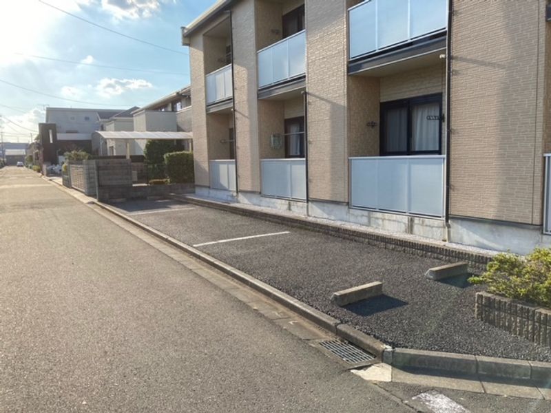 レオパレスバルミィウインド 駐車場
