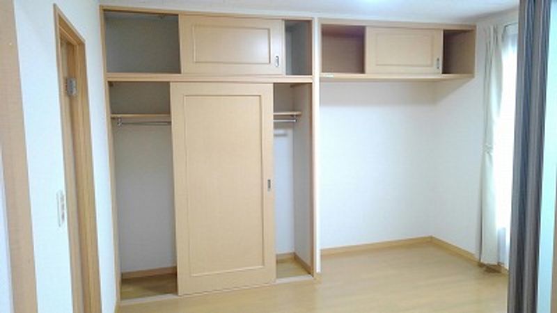 レオパレスアイコート川南 収納