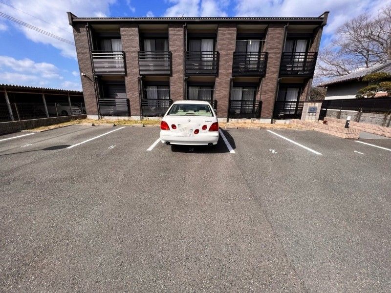 レオネクスト国分サンシャイン 駐車場