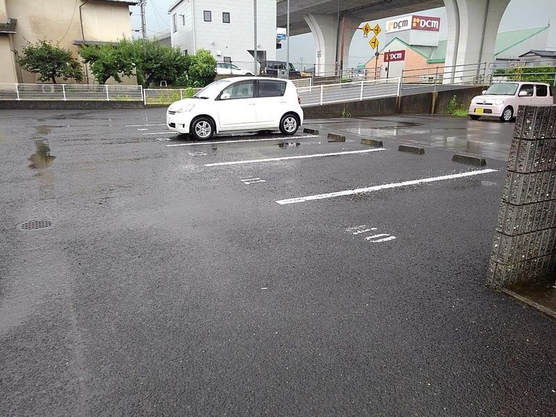 レオパレスＭｉｚｕｔａ 駐車場