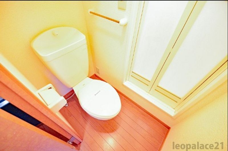 leopalace Madonna Toilet