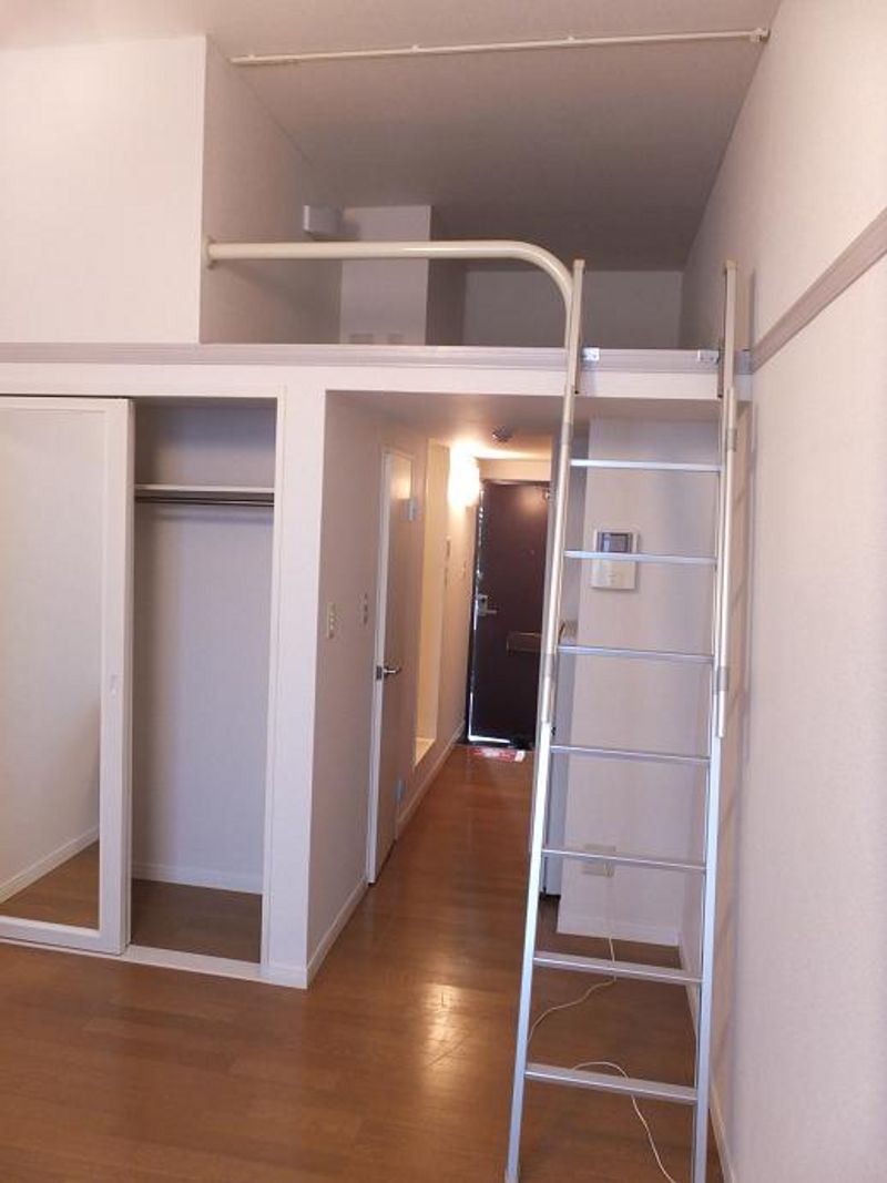 レオパレスラ・プランタン 収納