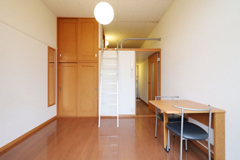 レオパレスＭａｉｓｏｎ清水 居間