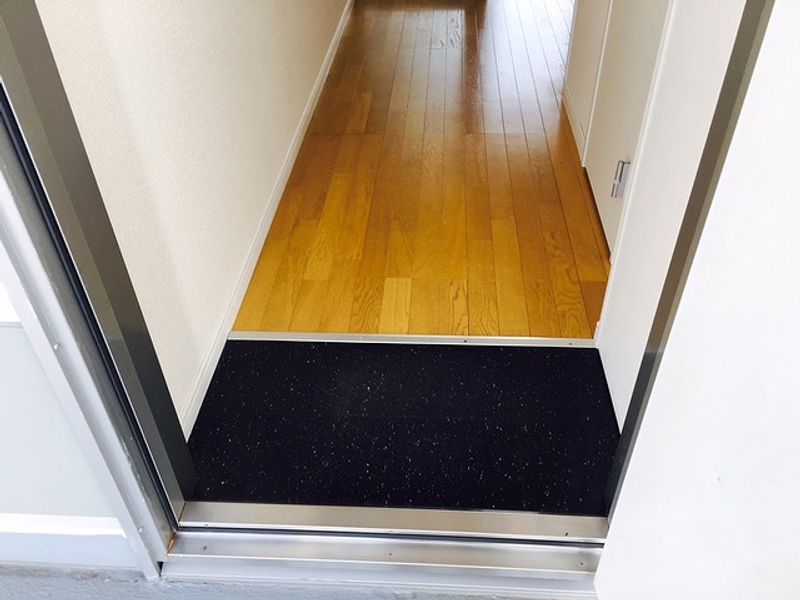 レオパレスドムス筑紫野 玄関