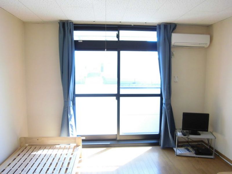 レオパレスタカハシ 居間